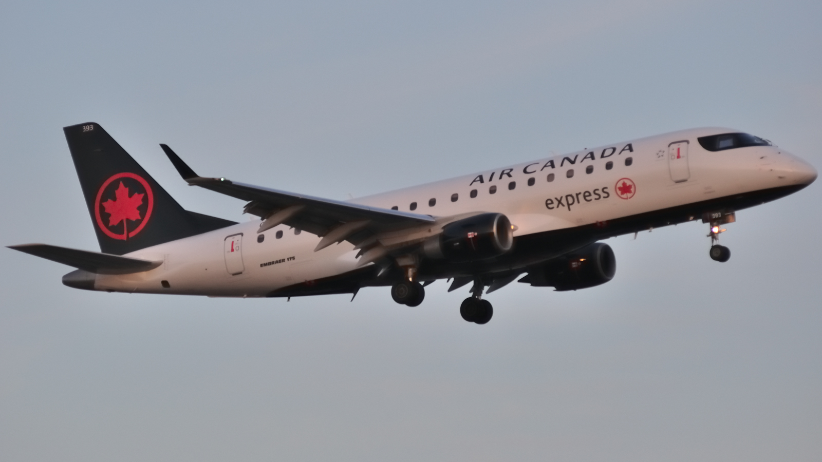 C-FRQN (17000147) Embraer 170-200LR