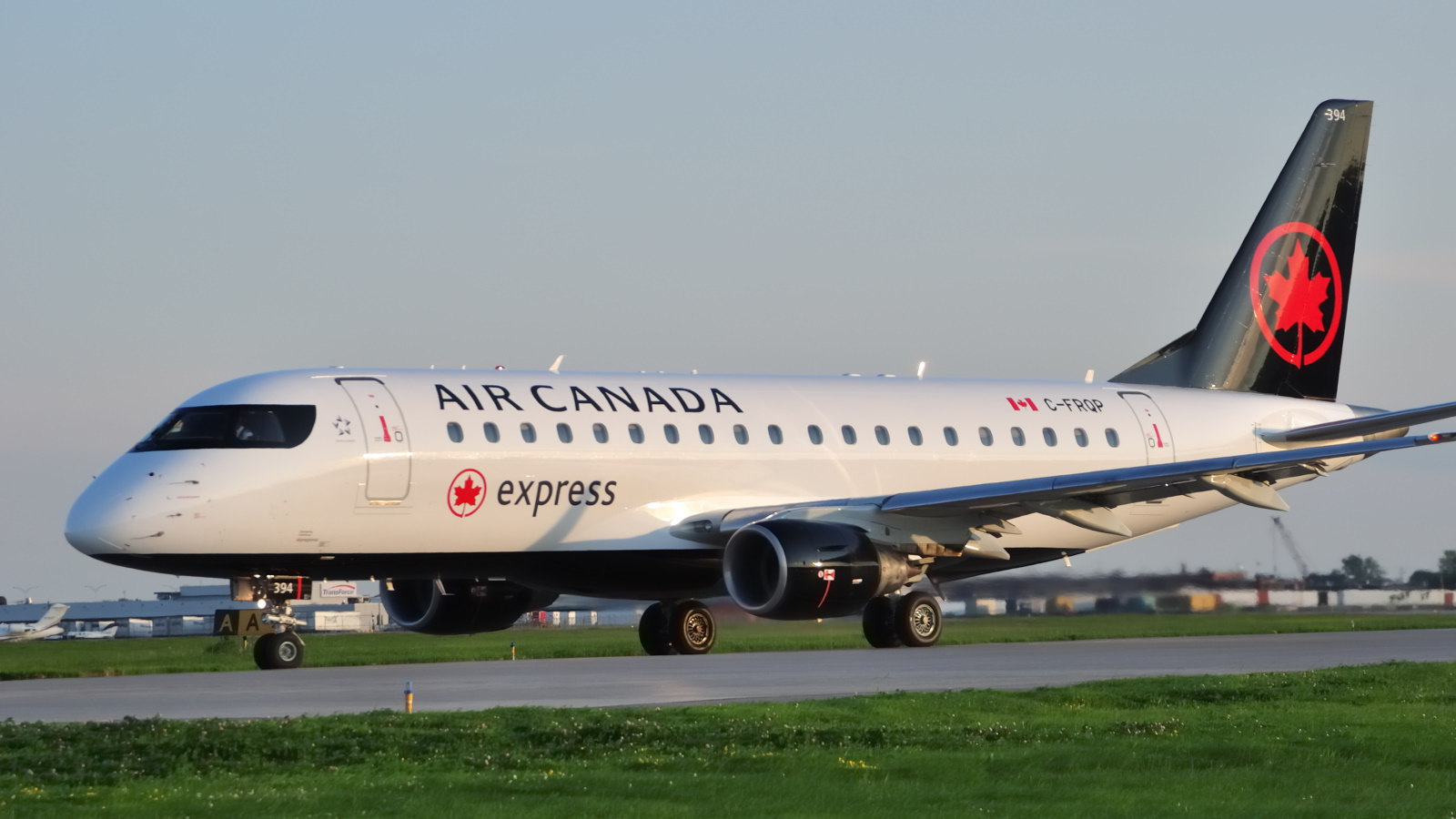 C-FRQP (17000153) Embraer 170-200LR