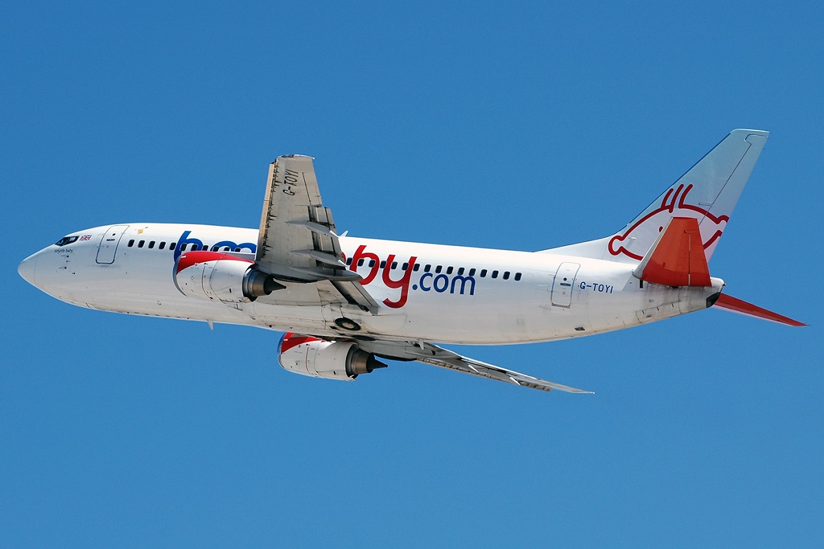 G-TOYI (28054) 1998 Boeing 737-3Q8