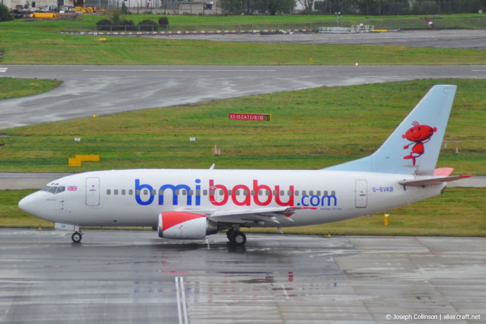 G-BVKB (cn 27268) Boeing 737-59D