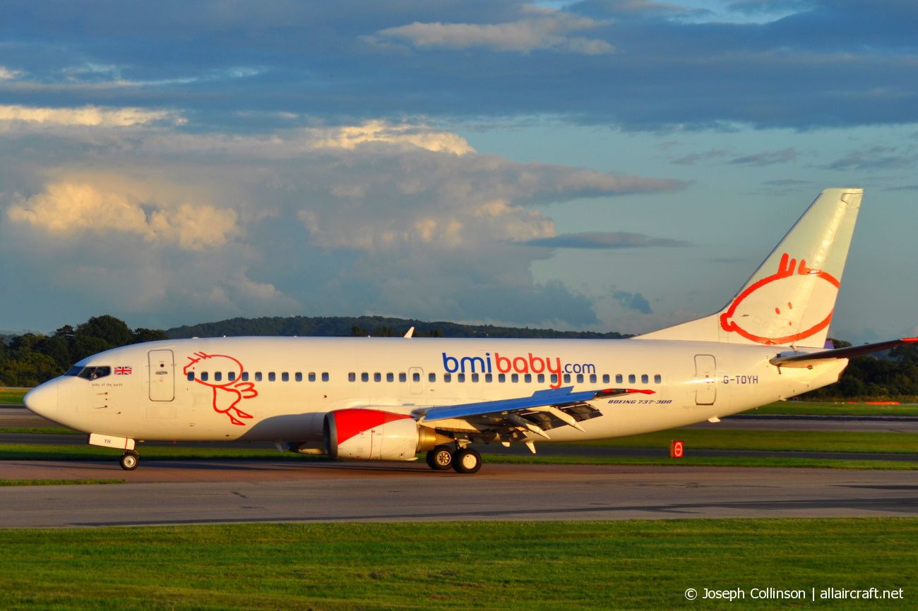 G-TOYH (28570) 1998 Boeing 737-36N