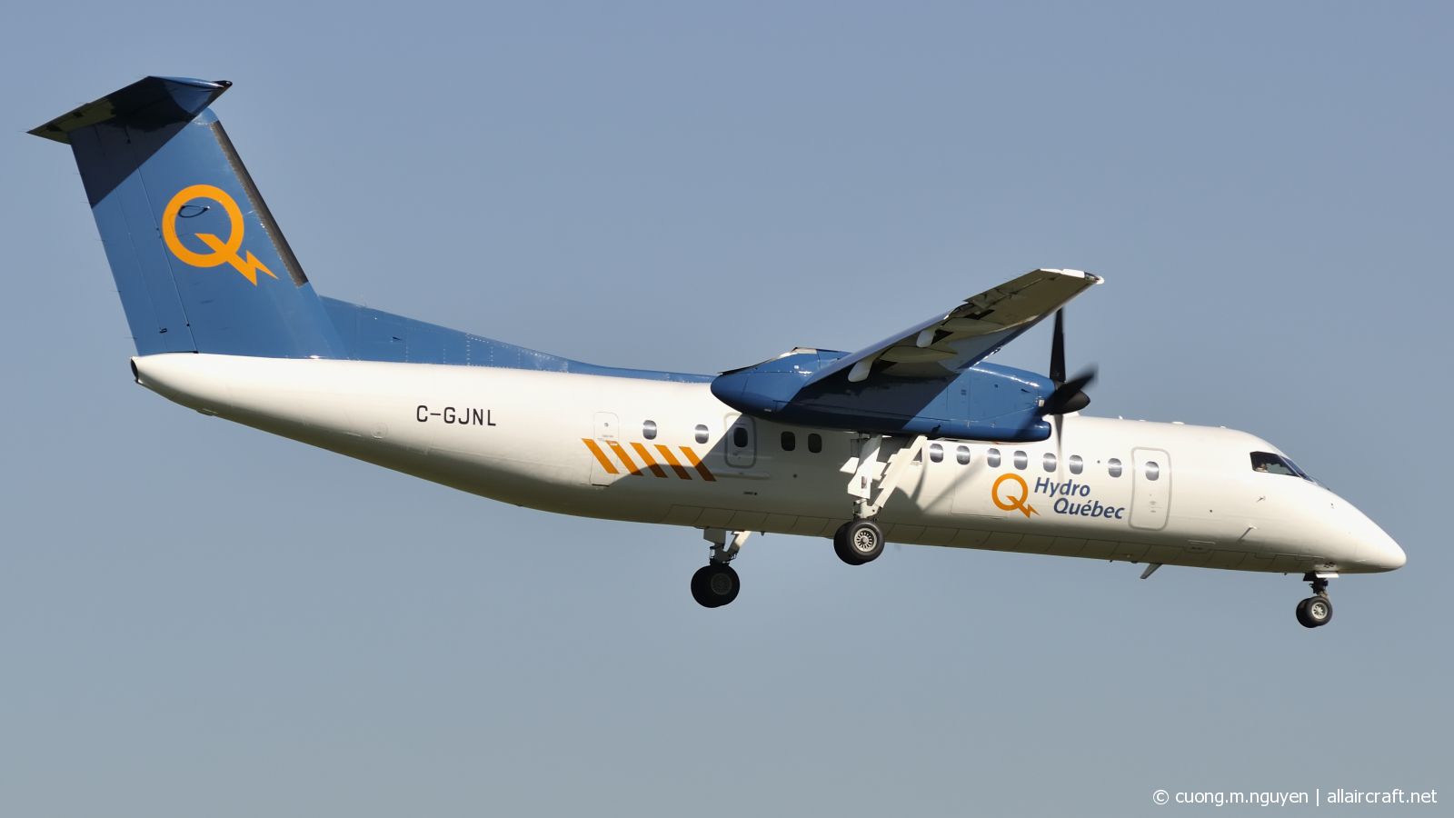C-GJNL (422) 1996 Bombardier Dash 8-311