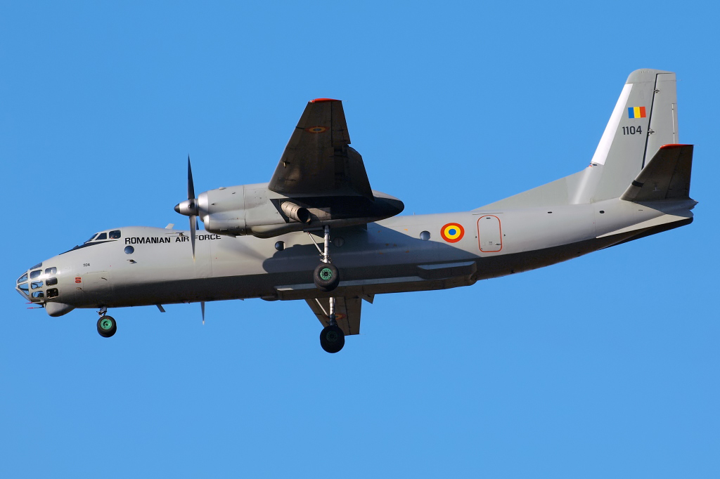 1104 (1104) 1976 Antonov An-30