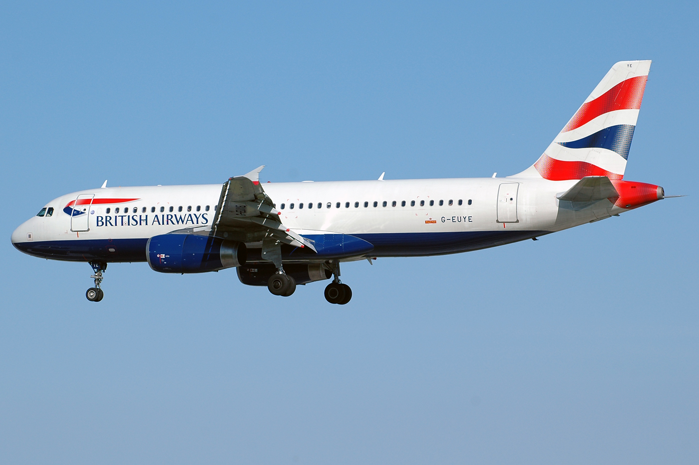 G-EUYE (cn 3912) Airbus A320-232