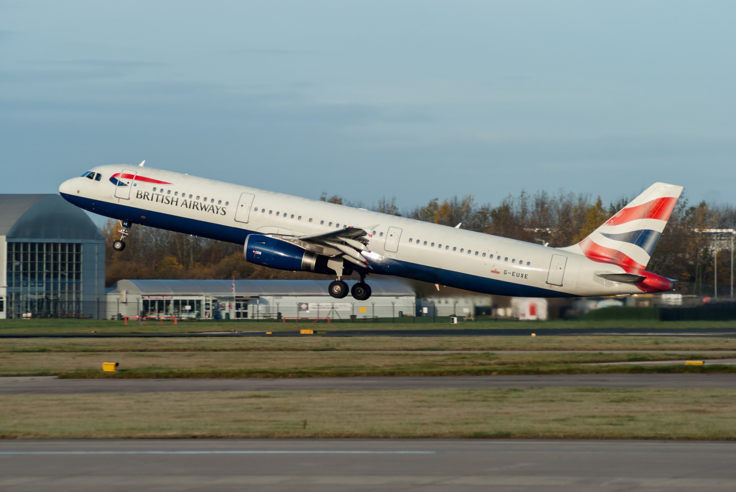 G-EUXE (cn 2323) Airbus A321-231