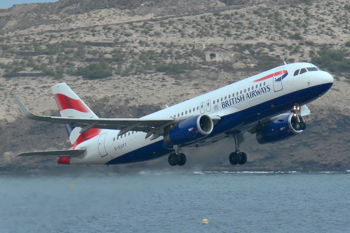 G-EUYT (5985) 2014 Airbus A320-232(WL)