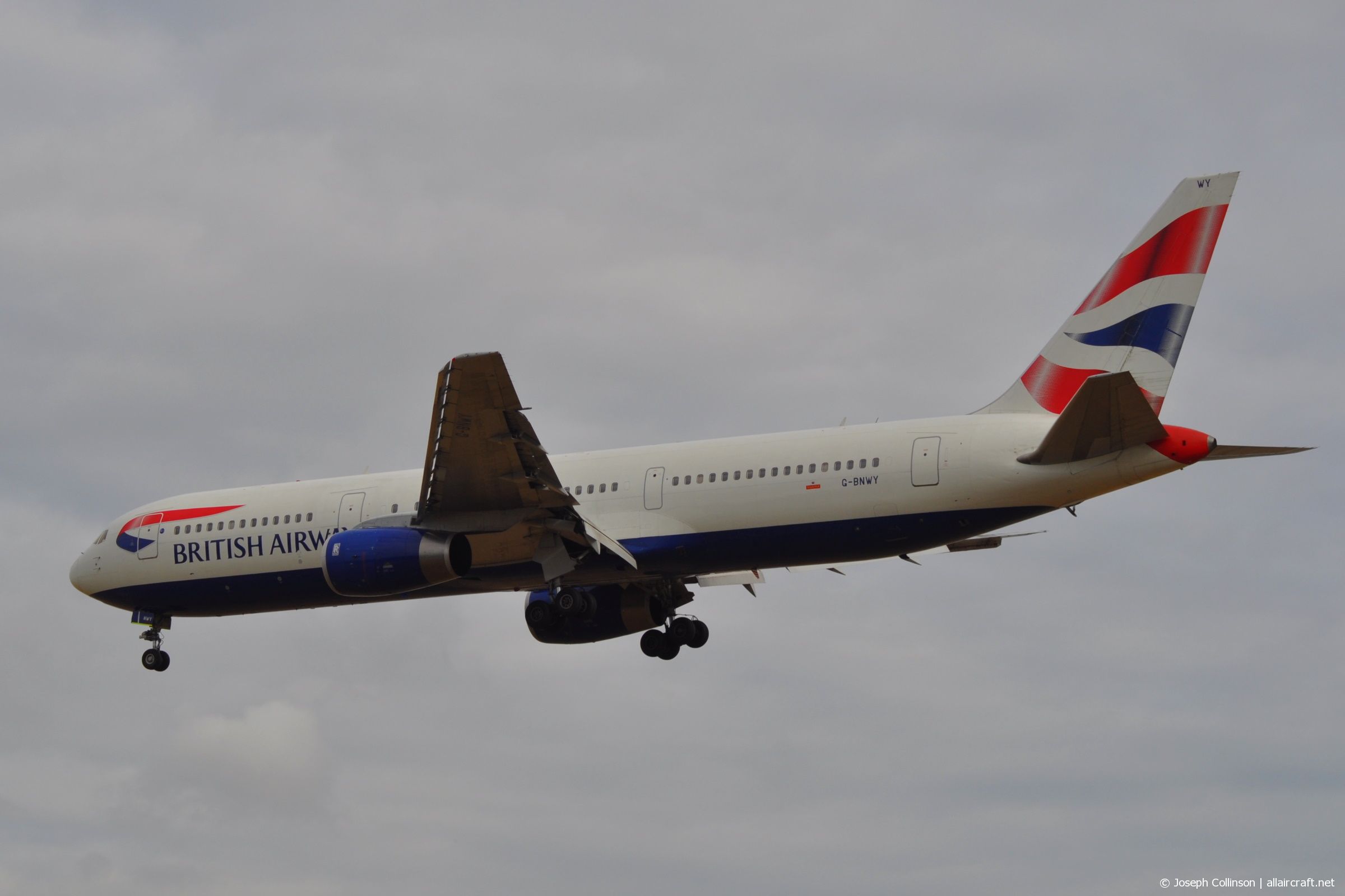 G-BNWY (cn 25834) Boeing 767-336ER