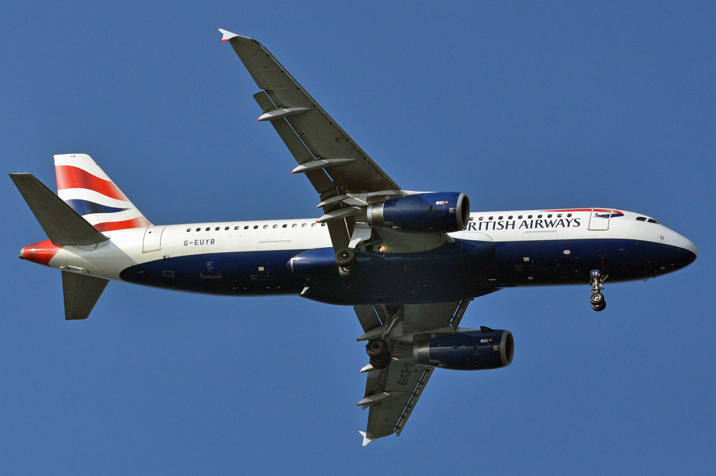 G-EUYB (cn 3703) Airbus A320-232