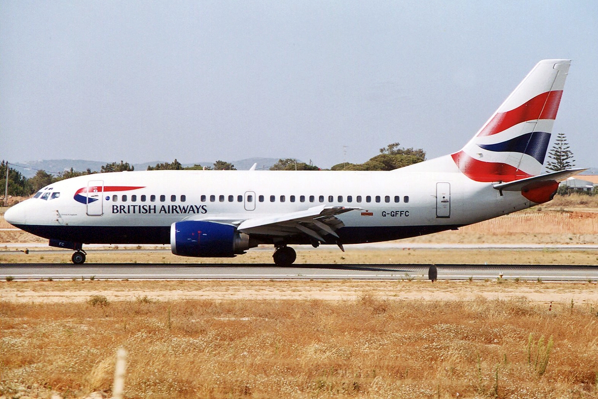 G-GFFC (cn 24272) Boeing 737-505