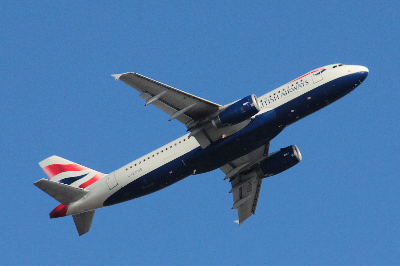 G-EUUS (3301) 2007 Airbus A320-232