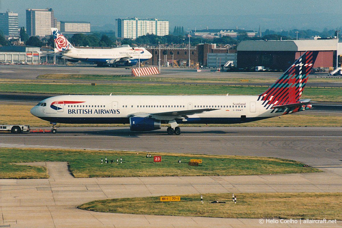 G-BNWT (25828) 1993 Boeing 767-336(ER)