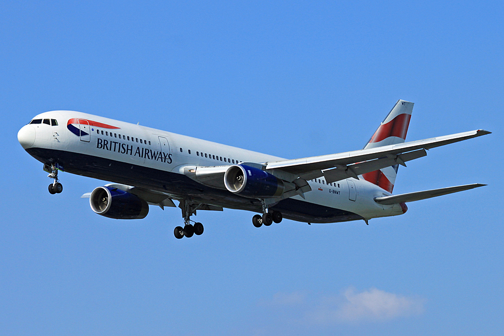 G-BNWT (25828) 1993 Boeing 767-336(ER)