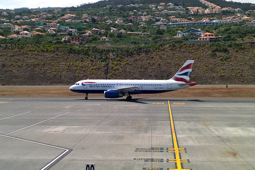 G-GATM (1892) 2002 Airbus A320-233