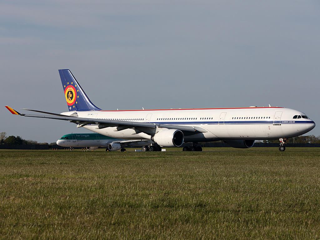 CS-TMT (096) 1995 Airbus A330-322