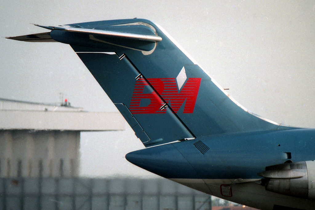 G-ELDI (cn 47559) McDonnell Douglas DC-9-32