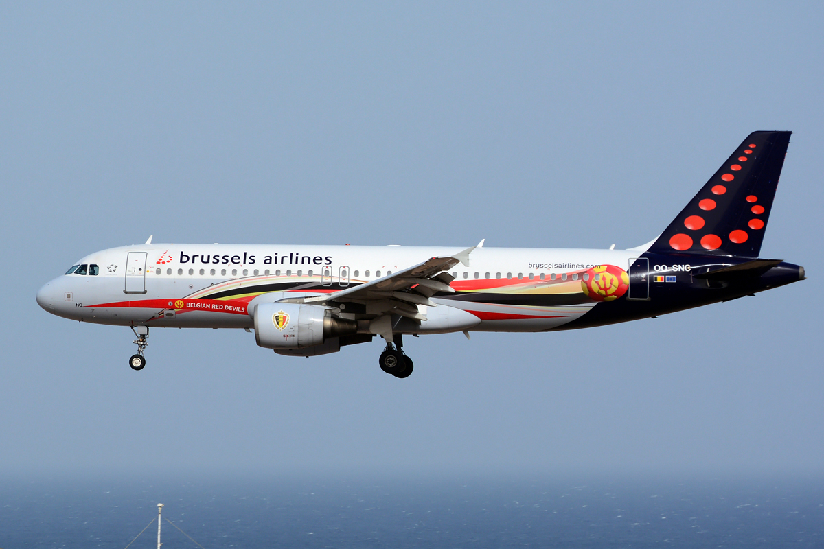 OO-SNC (1797) 2002 Airbus A320-214