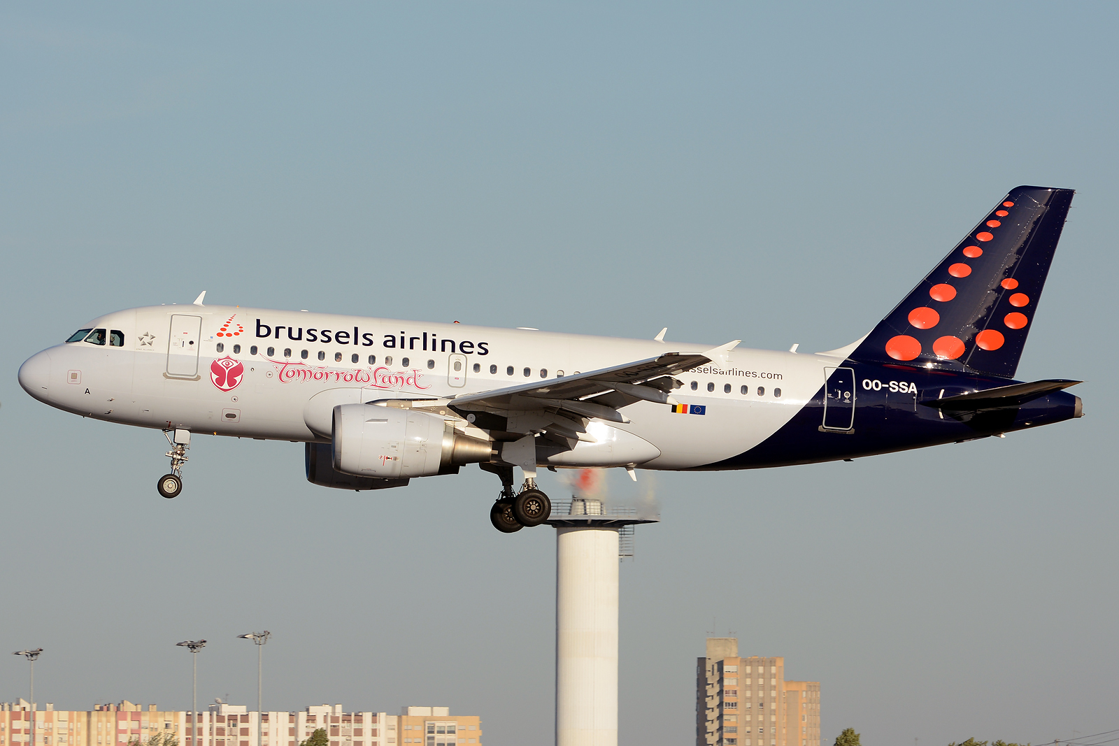 OO-SSA (2392) 2005 Airbus A319-111
