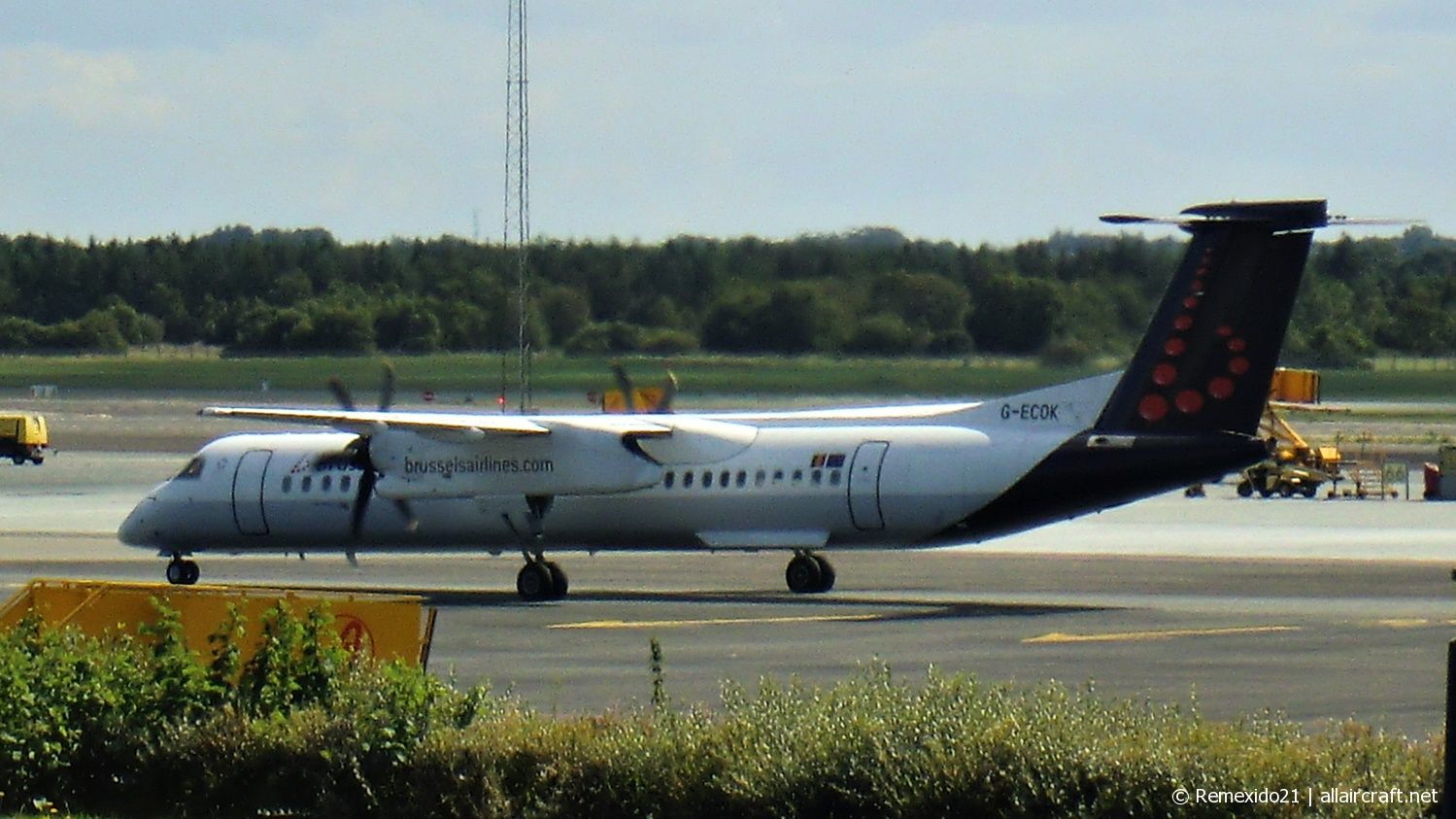 G-ECOK (4230) 2009 Bombardier Dash 8-Q402