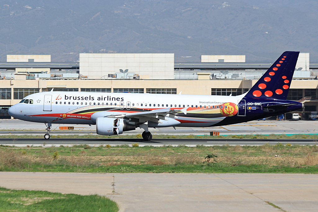 OO-SNC (1797) 2002 Airbus A320-214