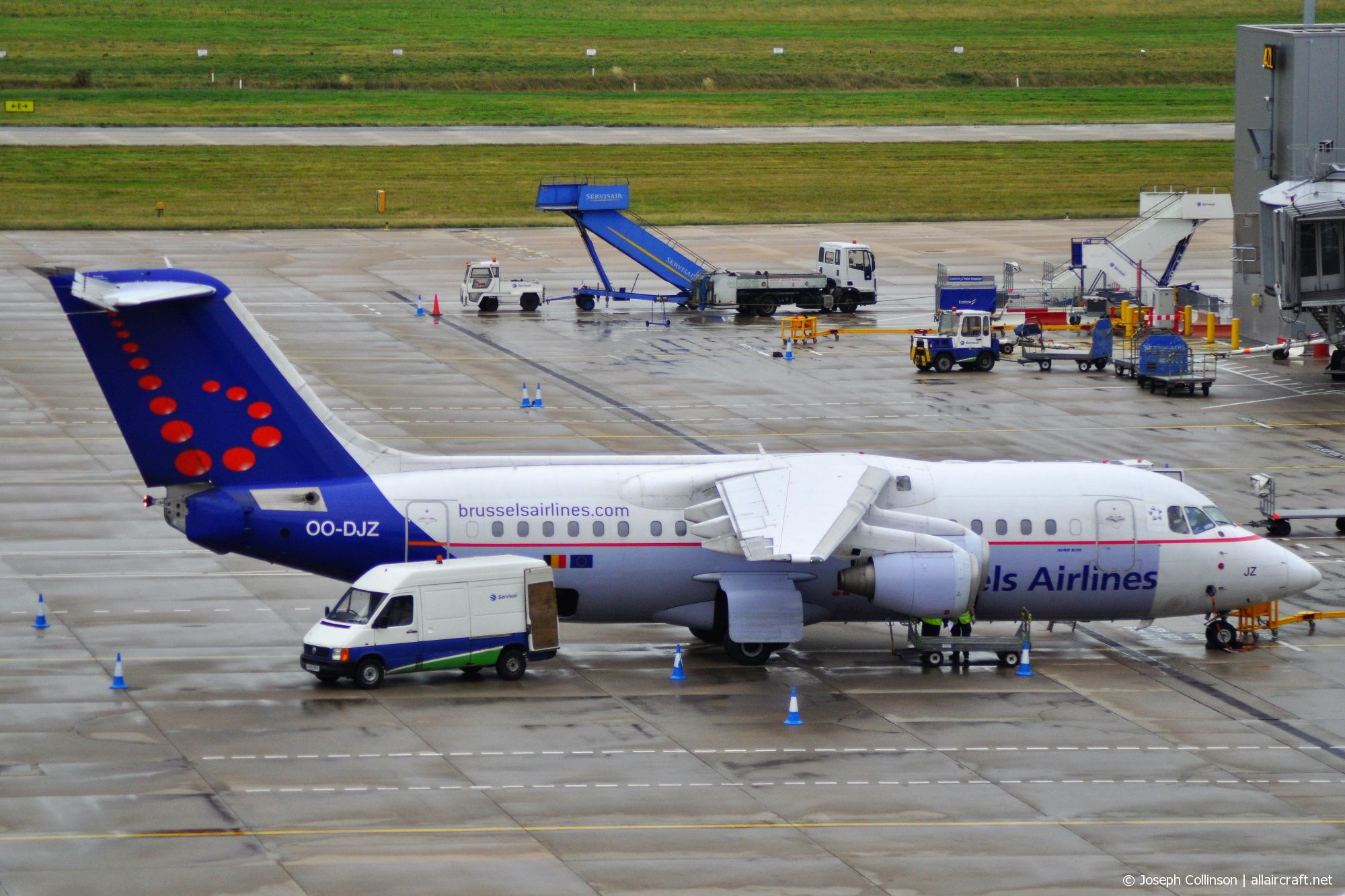 OO-DJZ (cn E2305) BAe Avro RJ85