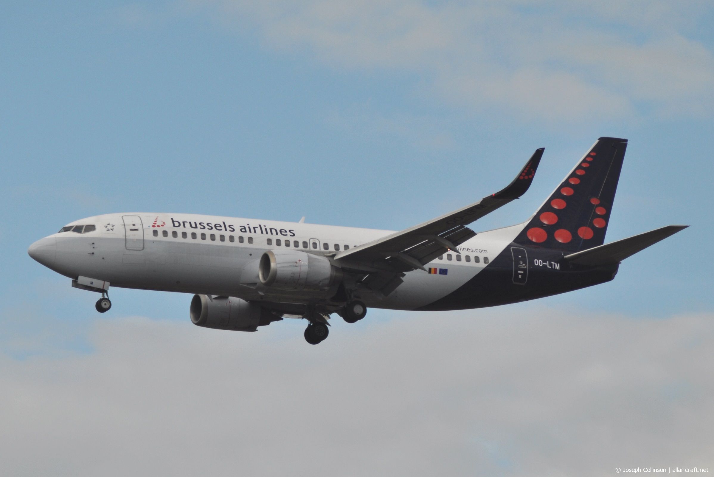 OO-LTM (25070) 1991 Boeing 737-3M8(WL)
