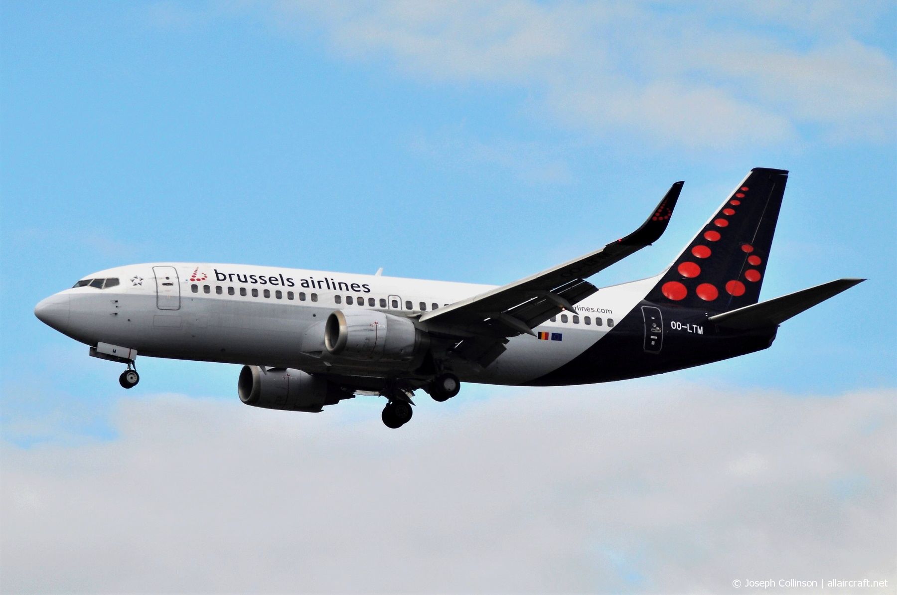 OO-LTM (25070) 1991 Boeing 737-3M8(WL)