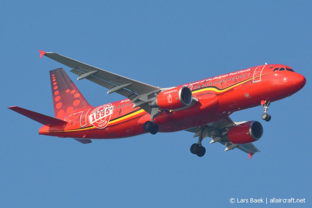 OO-SNA (1441) 2001 Airbus A320-214