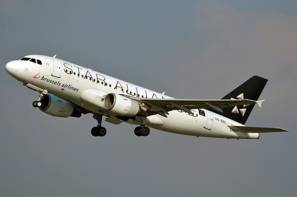 OO-SSC (cn 1086) Airbus A319-112