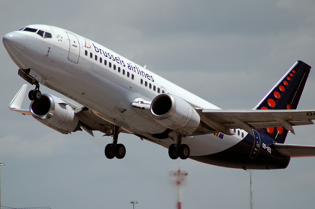 OO-VEG (cn 28568) Boeing 737-36N