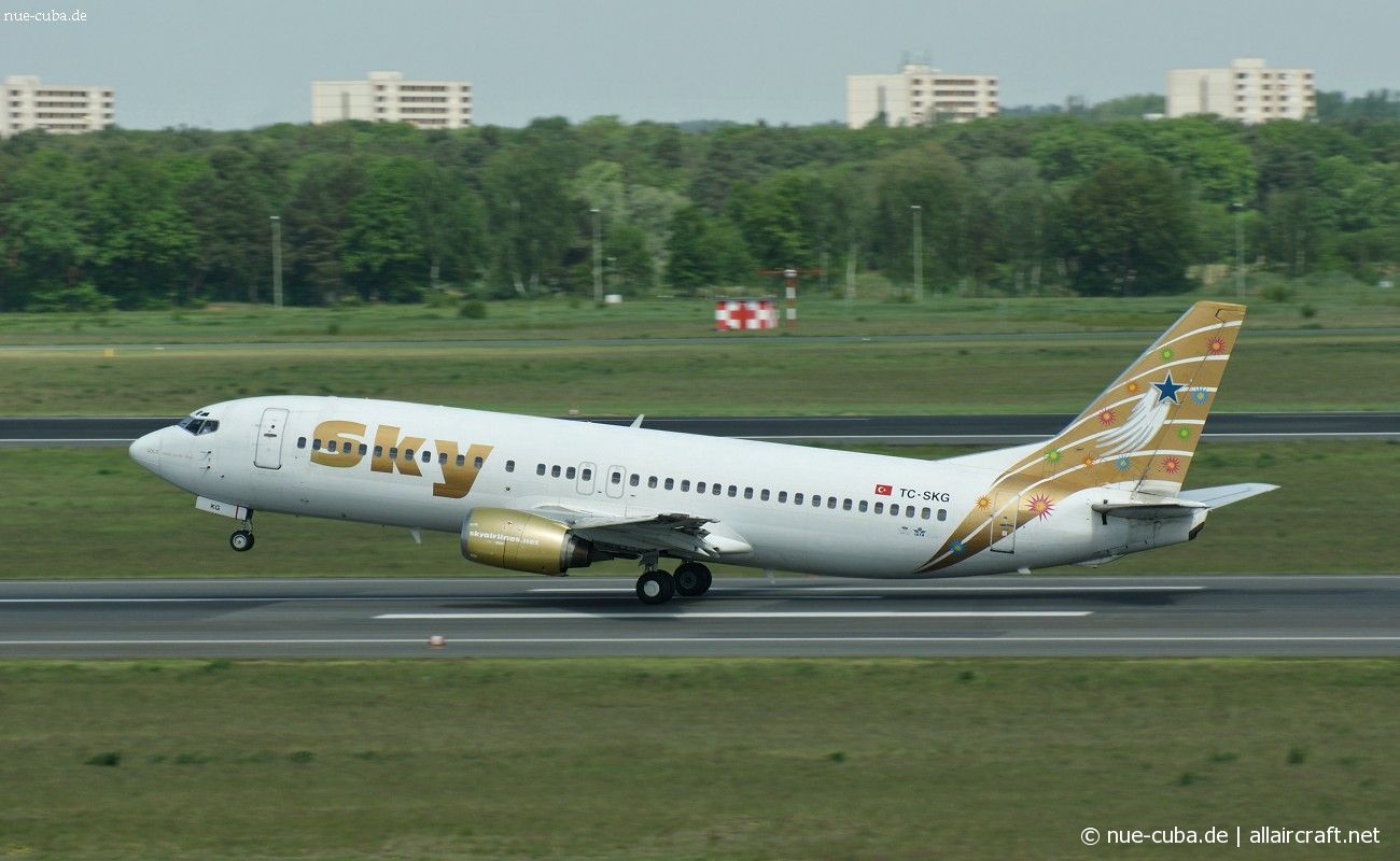 TC-SKG (cn 25371) Boeing 737-4Q8