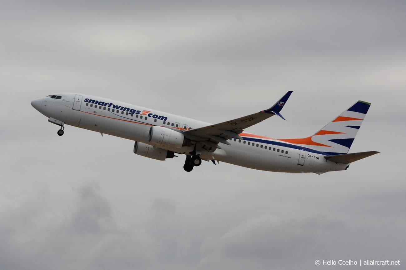 OK-TVR (38018) 2011 Boeing 737-86N(WL)