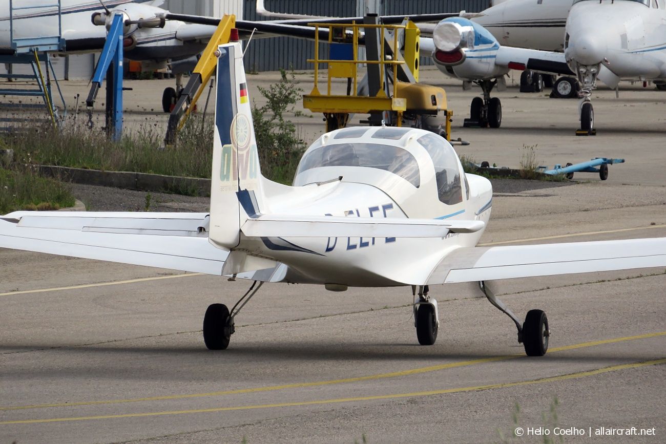 D-ELFE (8060) Grob G-115A