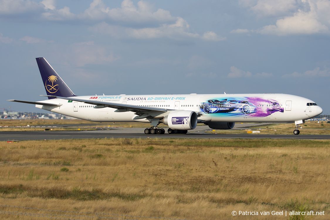 HZ-AK43 (cn 62763) Boeing 777-368ER