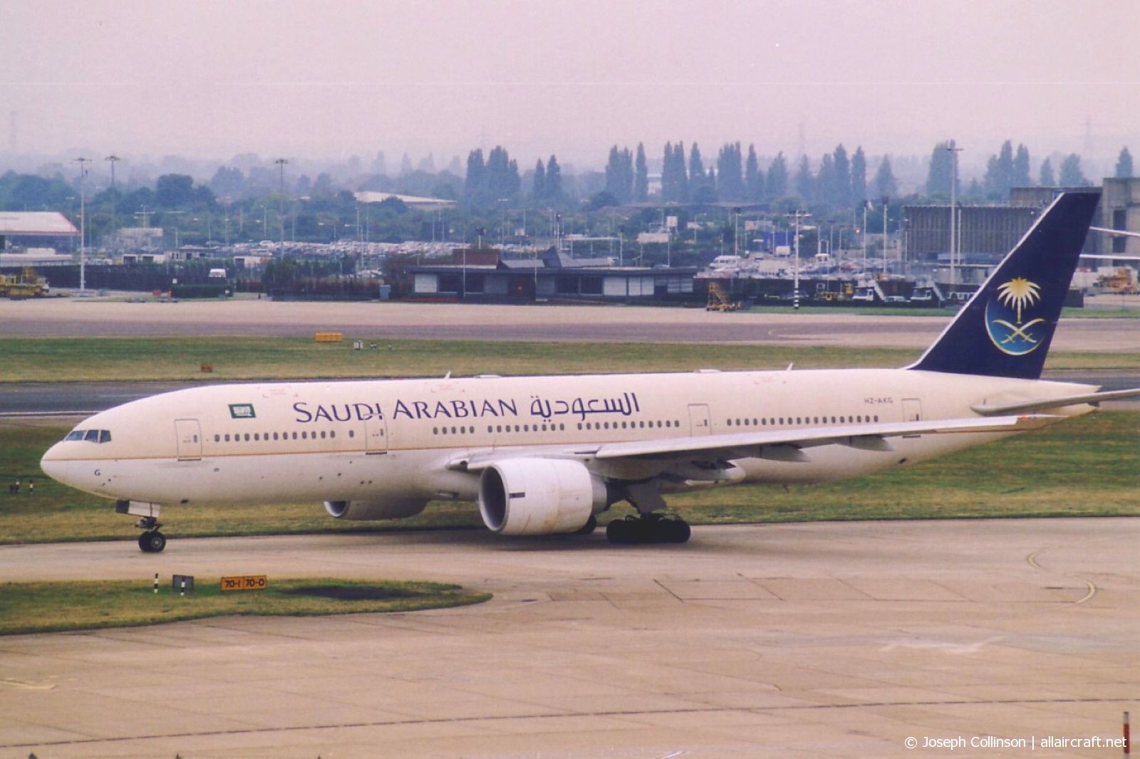 HZ-AKG (28350) 1998 Boeing 777-268(ER)
