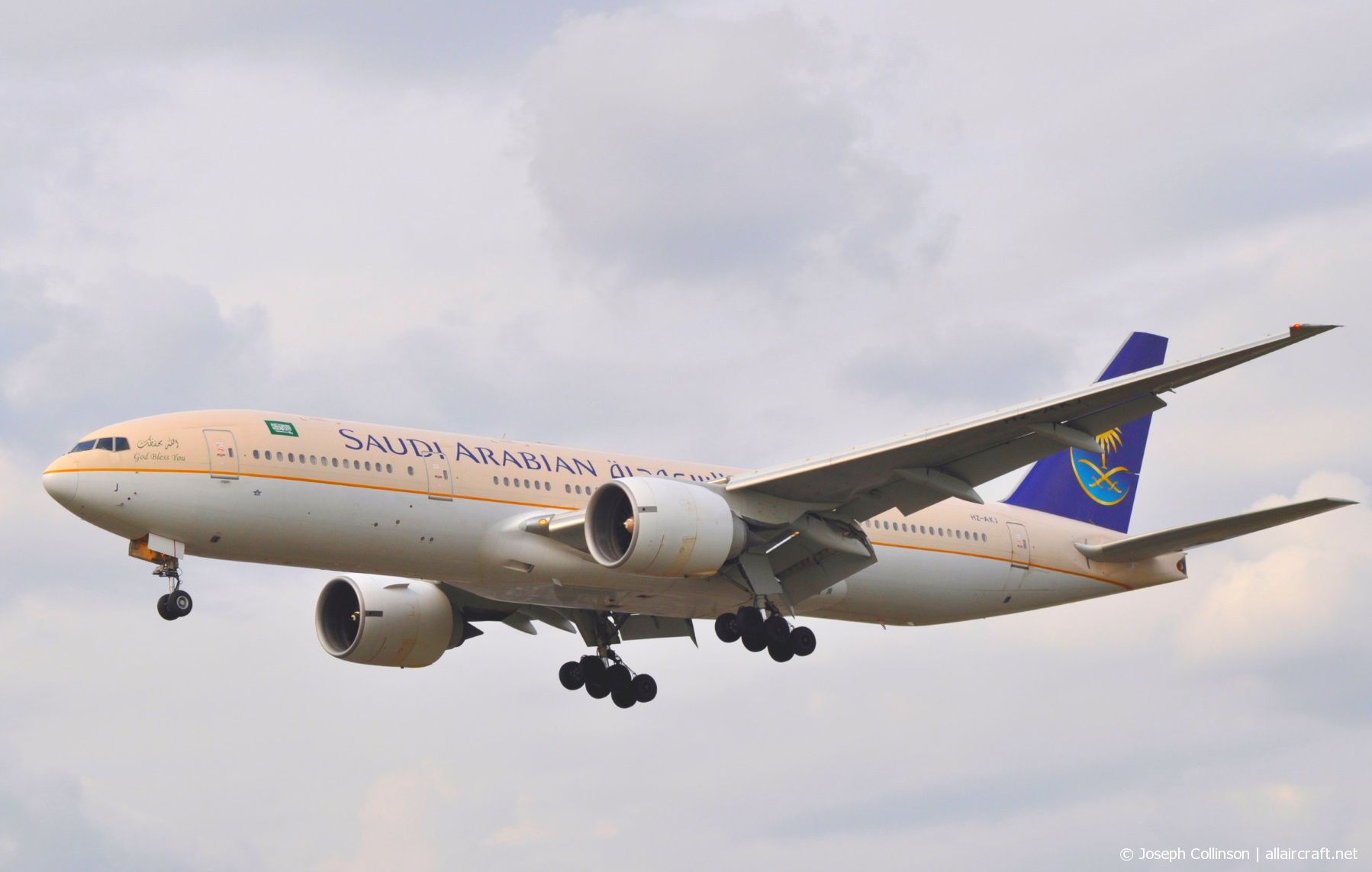 HZ-AKJ (cn 28353) Boeing 777-268ER