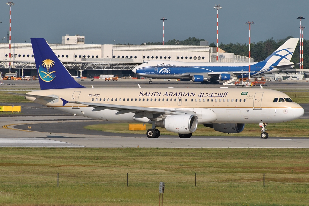 HZ-ASC, (cn 4337), Airbus A320-214