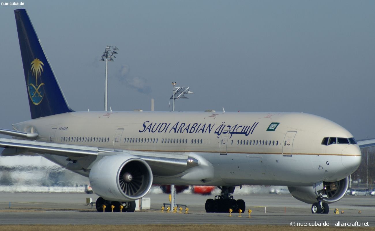 HZ-AKG (28350) 1998 Boeing 777-268(ER)