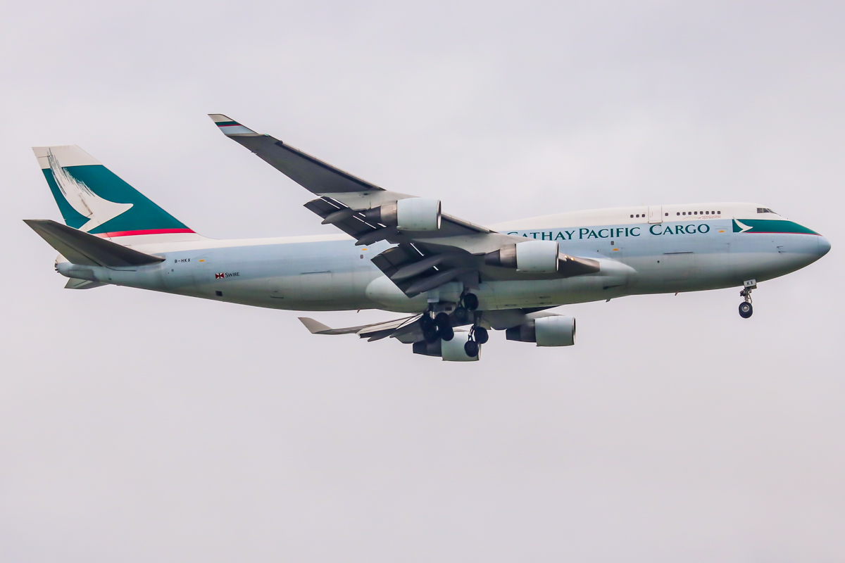 B-HKX (26557) 1997 Boeing 747-412BCF