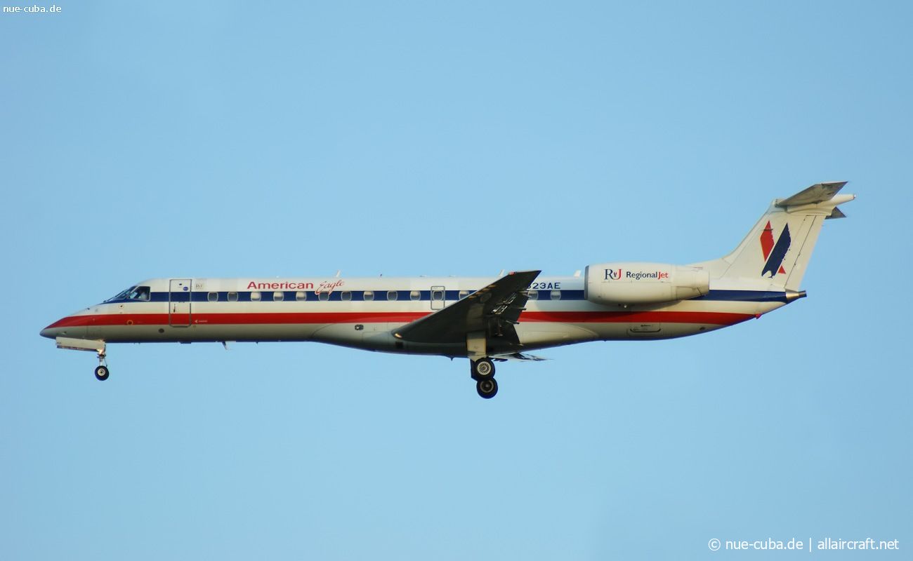 N823AE (145582) 2002 Embraer ERJ-140LR