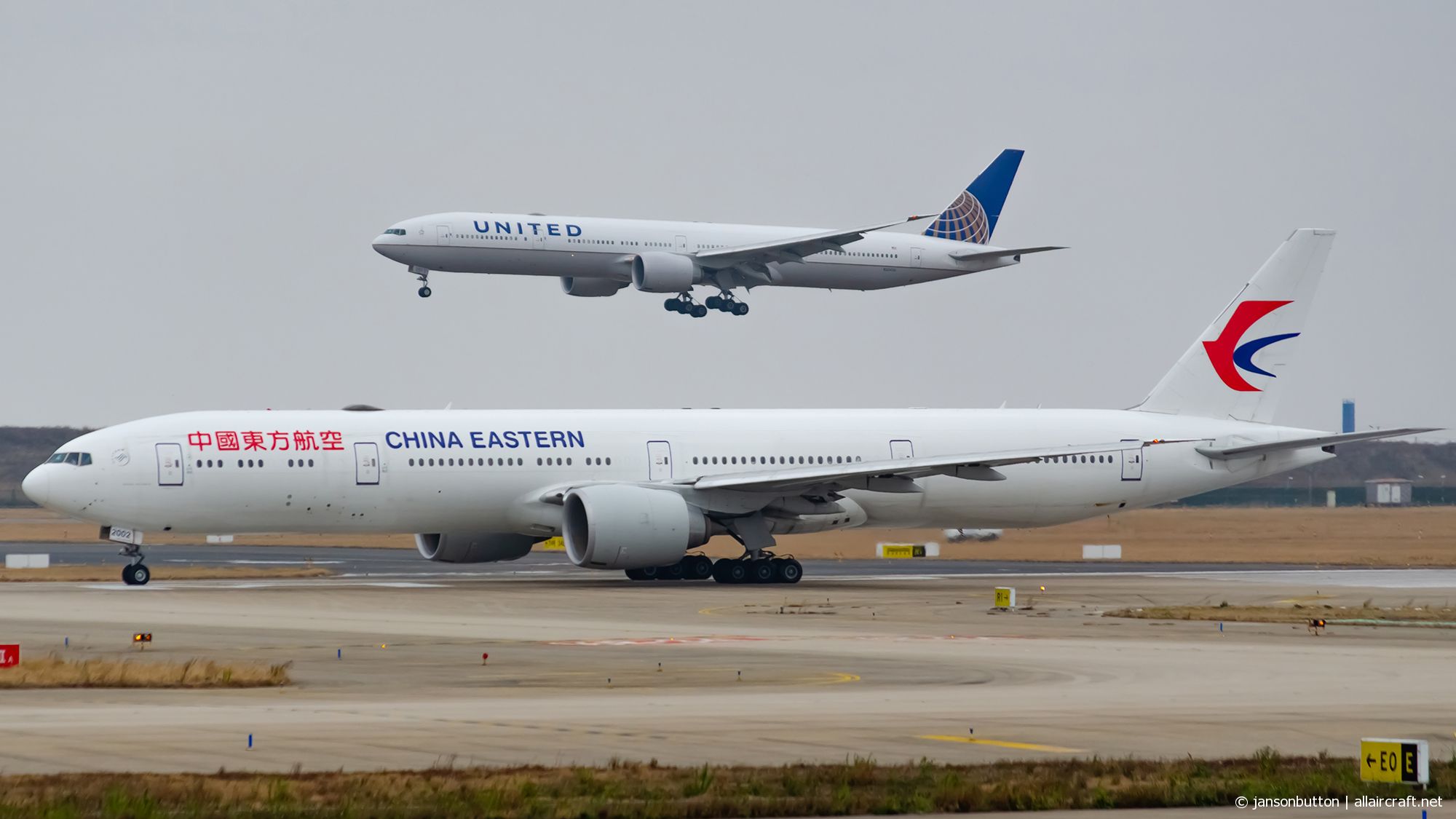B-2002 (43288) 2014 Boeing 777-39PER