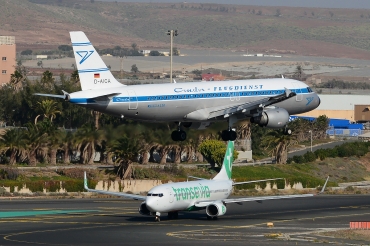 D-AICA (774) 1998 Airbus A320-212