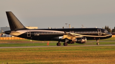 LY-COM (528) 1995 Airbus A320-212