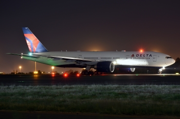 N701DN (29740) Boeing 777-232