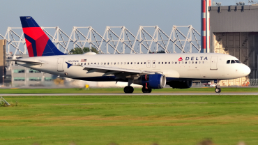 N369NW (1011) 1999 Airbus A320-212