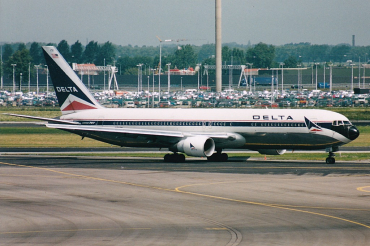 N176DN (25061) 1990 Boeing 767-332ER