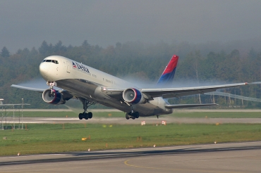 N197DN (28454) Boeing 767-332