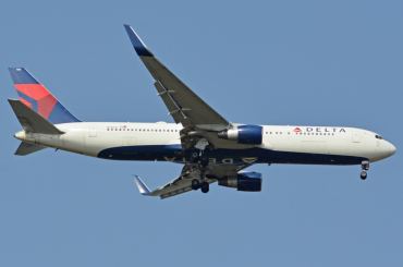 N1201P (28458) 1998 Boeing 767-332/ER(WL)