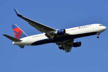 N192DN (28499) Boeing 767-332