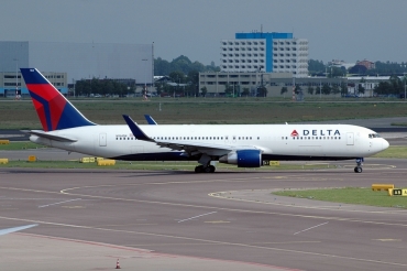 N194DN (28451) 1997 Boeing 767-332