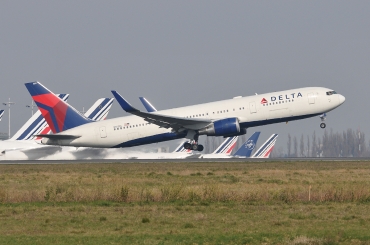 N152DL (24984) Boeing 767-3P6